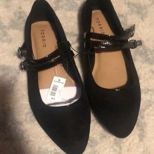 Torrid 8.5 wide shoes flats slip ons